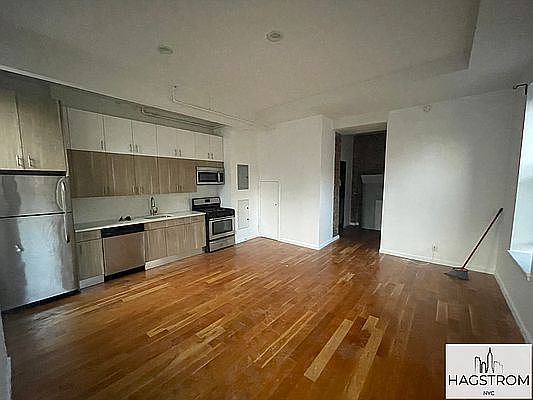 3rd image of 621 Bushwick Ave #3A