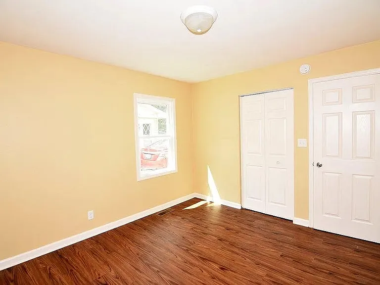 101 S Bartlett Rd — Photo 3