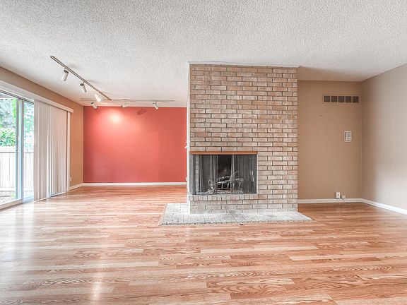 4th image of 8744 Metcalf Ave