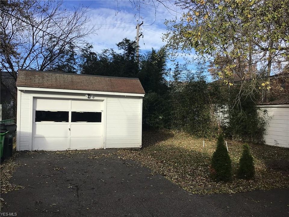 2nd image of 22081 Bruce Ave