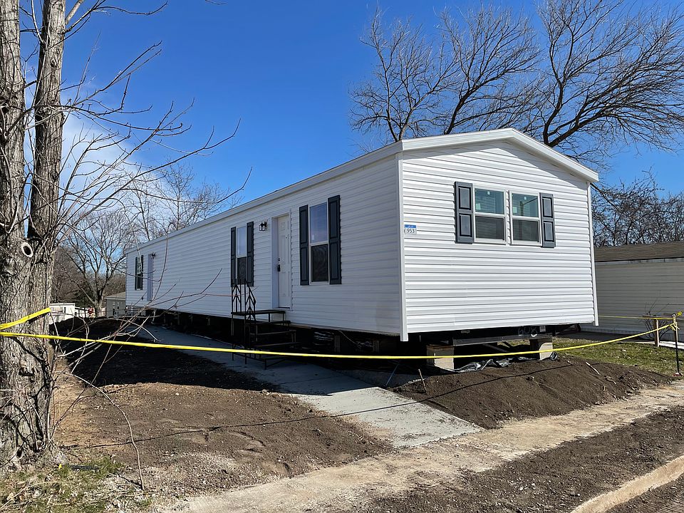 1st image of 953 S 74th St