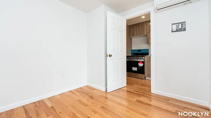 Rented by Nooklyn NYC LLC | media 18