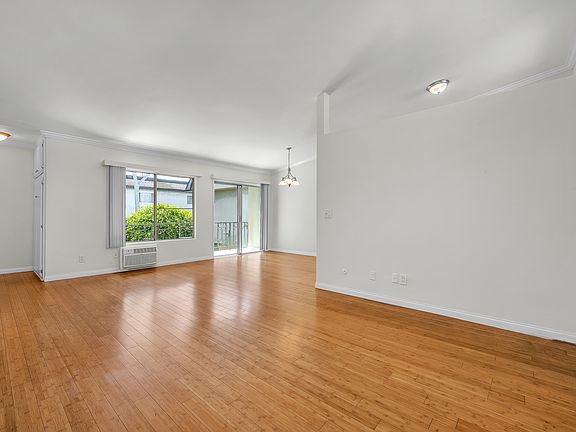3rd image of 3400 Greenfield Ave APT 8