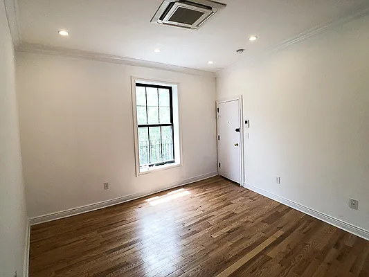 Rented by Francine Realty | media 15