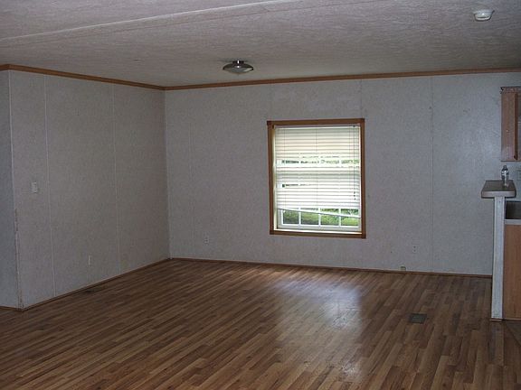 5th image of 555 Southern Dr