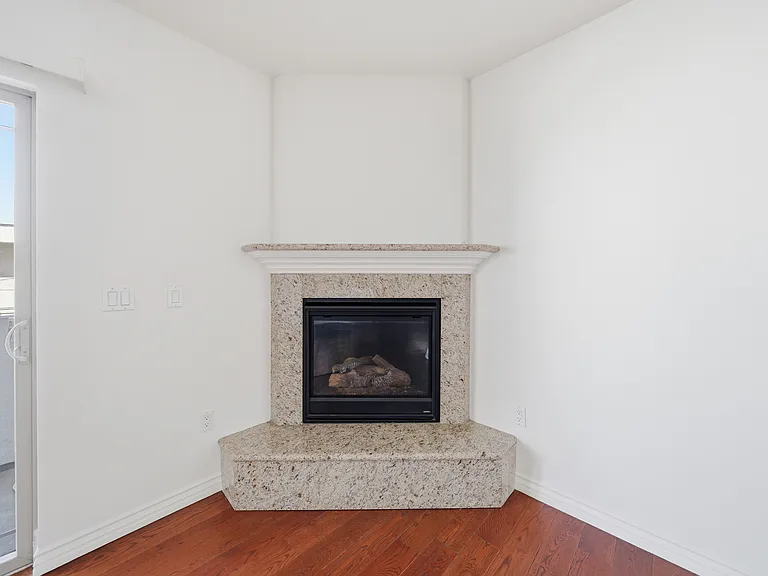 4733 Elmwood Ave #304 — Photo 12
