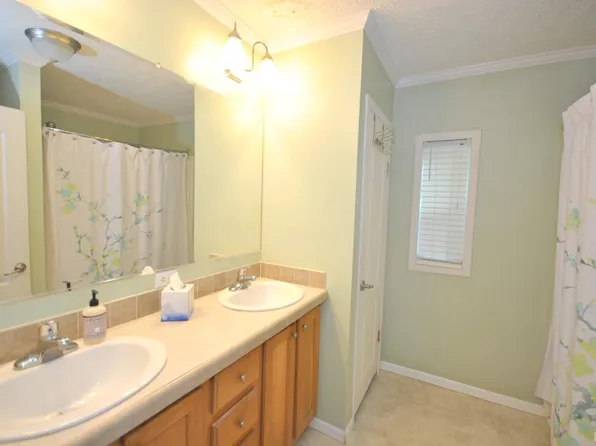 64 Kirkland St, Rustburg, VA 24588