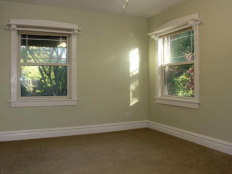 Three Large Bedrooms, Carpeted Upstairs