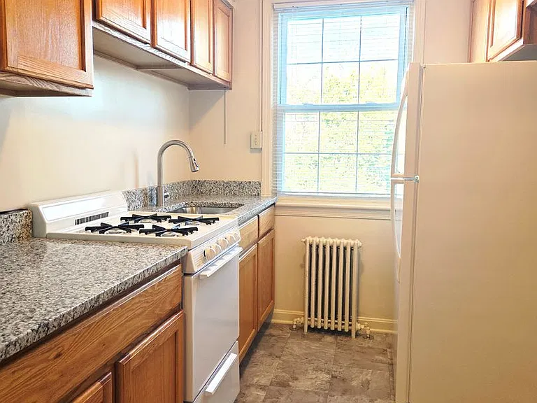 Lee Albemarle Apartments — Photo 14