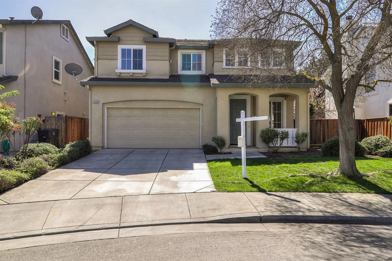 684 Nacomis Ct photo 1