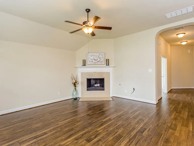 6122 Garden Lakes Ln — Photo 4