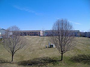4th image of 406 Suncrest Dr