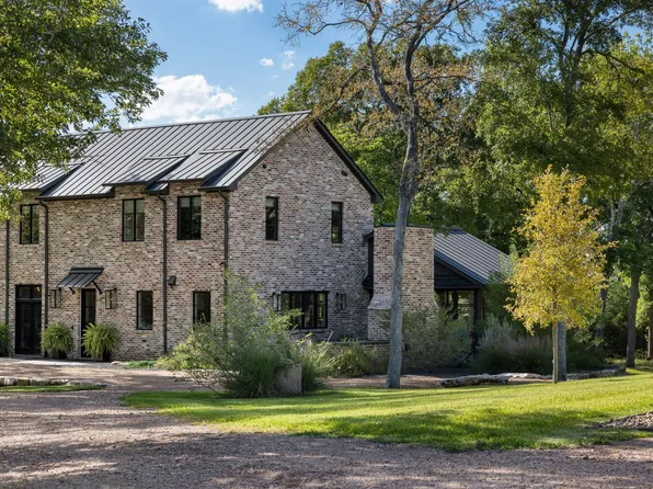 565 Bybee Rd, Round Top, TX 78954