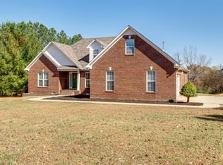 621 Hillview Dr, Lawrenceburg, TN 38464
