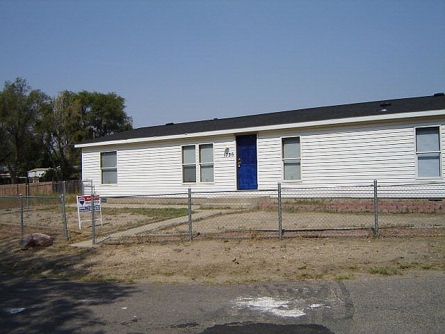 1st image of 1735 E Beech St