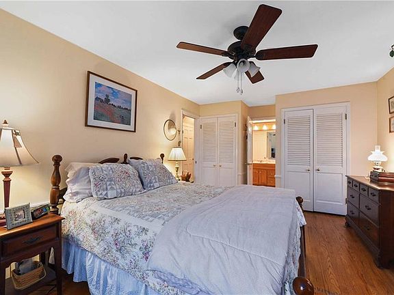 4th image of 22775 Laramie Dr