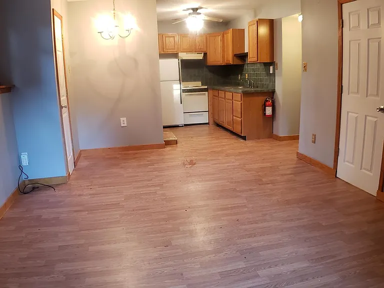 105 W Lakeview Rd #B — Photo 1