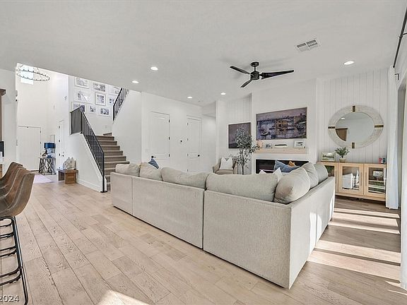 5th image of 305 Molinetto St