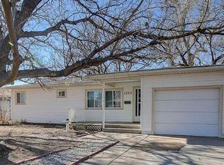 1209 Ridgewood Dr, Garden City, KS 67846