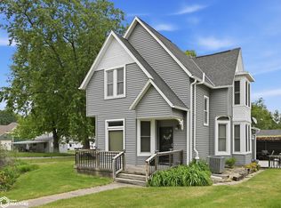 1702 9th St, Harlan, IA 51537