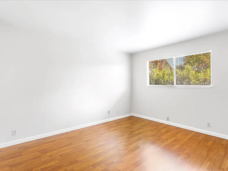 2120 San Antonio Ave #E — Photo 9