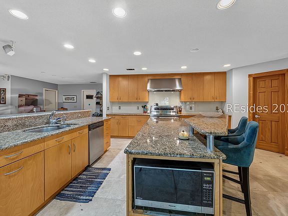4th image of 7 Bay Pines Dr