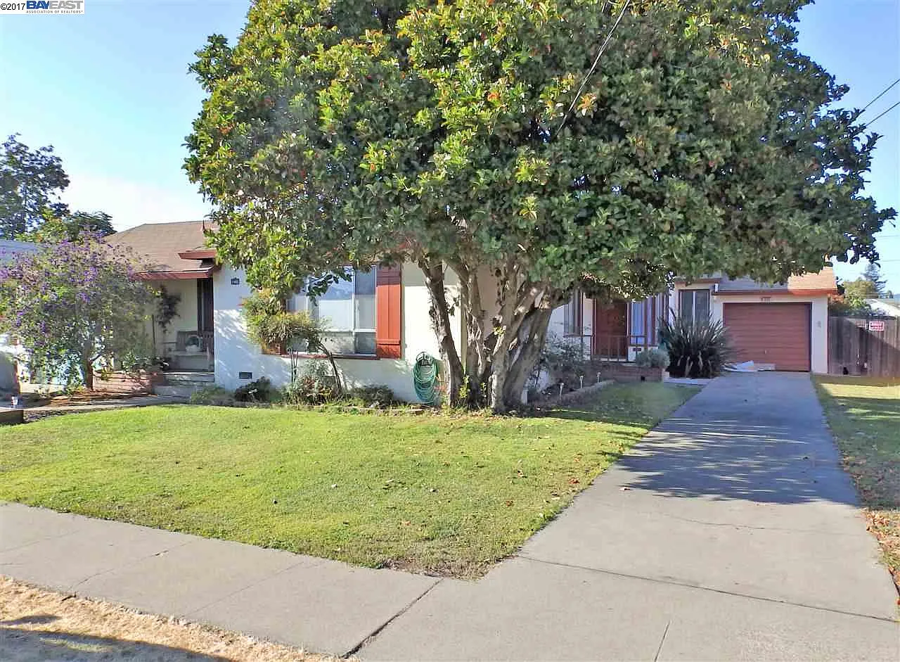 1465 Manor Blvd photo 1