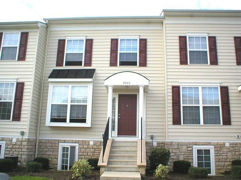 7005 Monarchos Dr photo 1