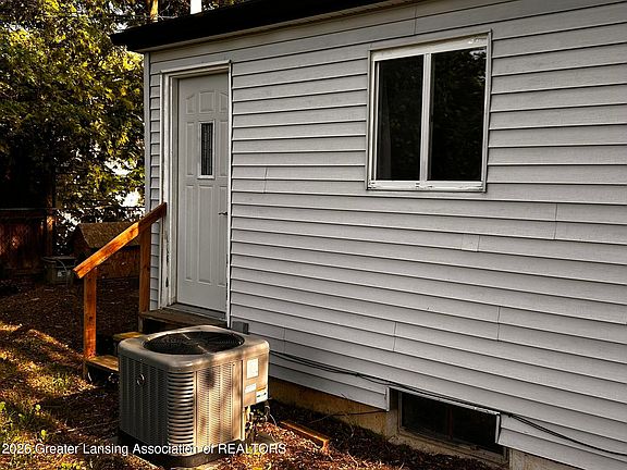 5th image of 3714 Sumpter St