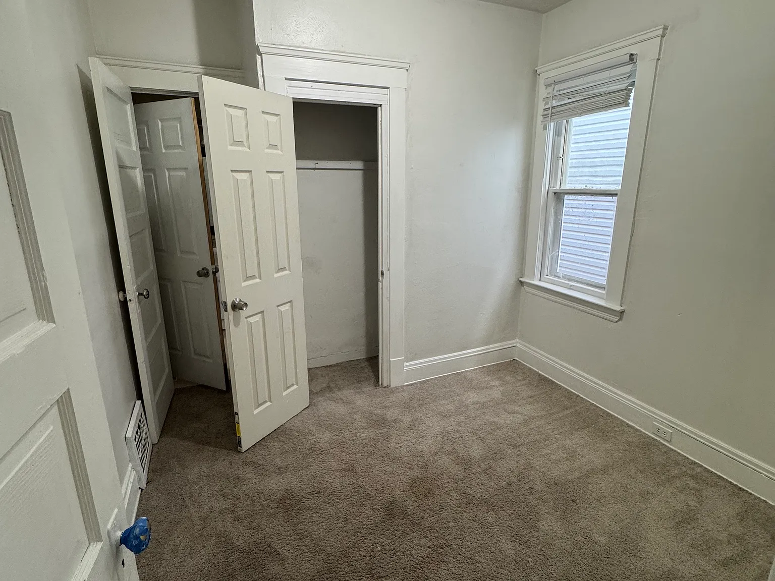 4 bed, $1,300 — Photo 4