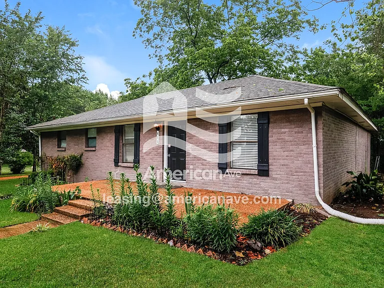 697921_002_front_view_2.jpg