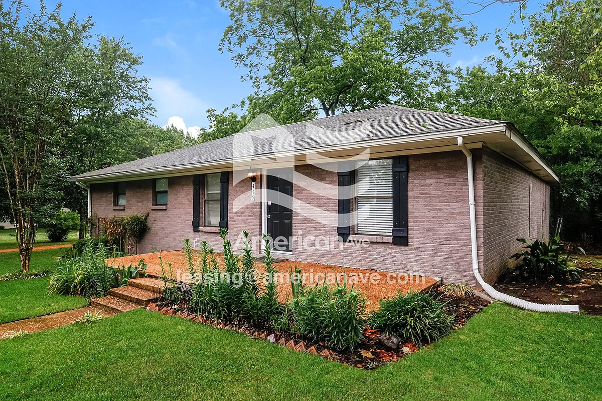 697921_002_front_view_2.jpg - 475 Lowe Cir