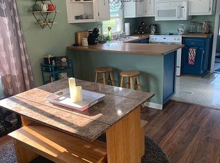 9936 Amble Rd, Howard City, MI 49329