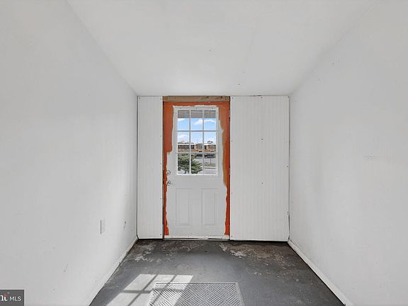 4th image of 3412 Old Orchard Rd