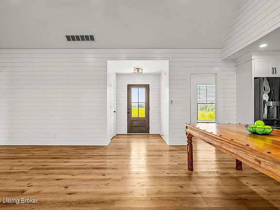 3rd image of 1616 Beasley Ln
