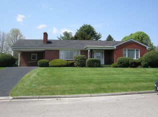 885 N 10th St, Wytheville, VA 24382