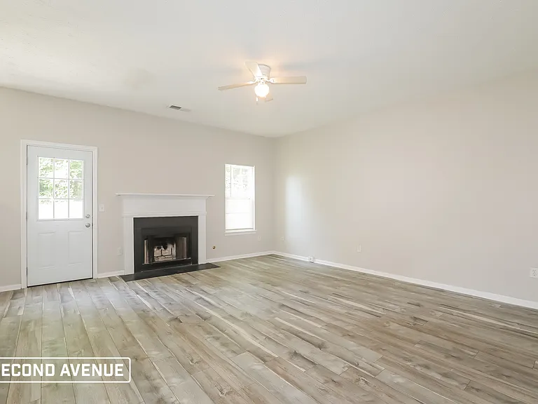 1387 Cater Ln — Photo 7