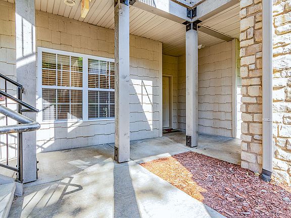 4th image of 330 S Wildwood Dr Unit 2