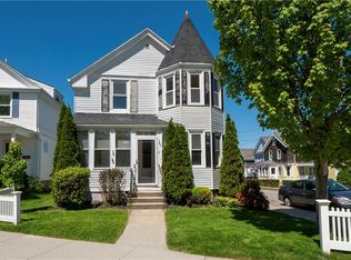 17 Carroll Ave, Newport, RI 02840