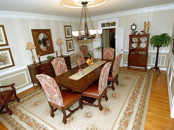 Huge 17x15 Dining Room
