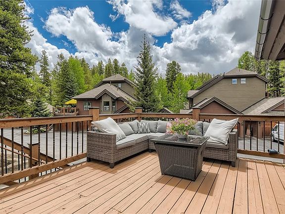 4th image of 112 Village Point Dr #112