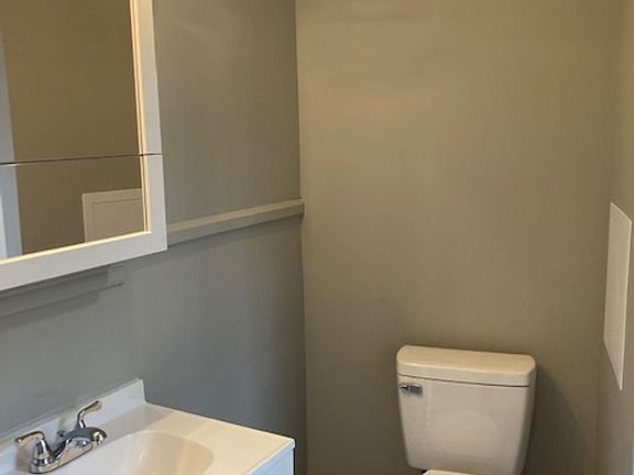 5th image of 351 Maple Ave APT 3D