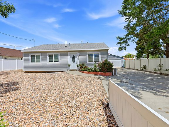 2nd image of 934 N 400th St E