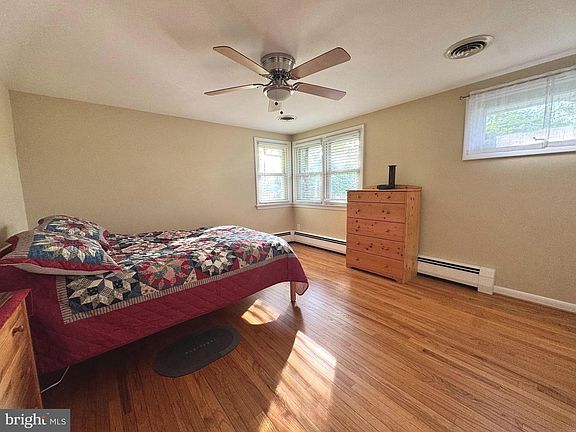 5th image of 2072 Yarnall Rd