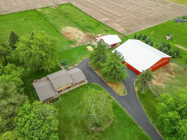 10160 Cemetery Rd, Pecatonica, IL 61063