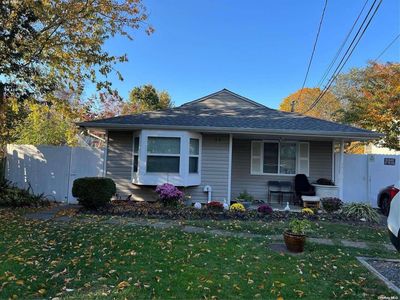 11 Grove Street, Brentwood, NY, 11717