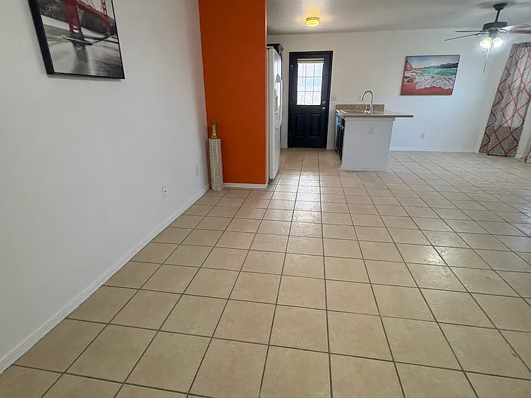 14724 Calhoun Dr — Photo 2