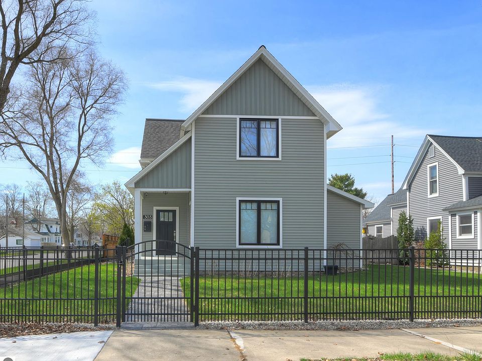 1st image of 303 W 11th St