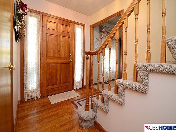 2nd image of 517 S 157th Cir