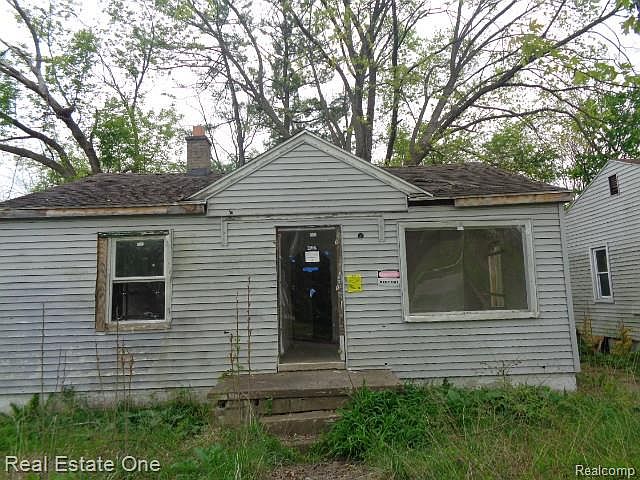 1st image of 15772 Chatham St